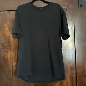 Men’s Lululemon tee